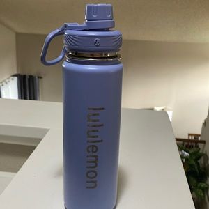 Lululemon sports bottle